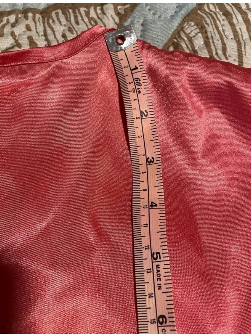 Vintage 90's Secret Treasures
Satin Sleep shirt in Vibrant coral color - Picture 9 of 10